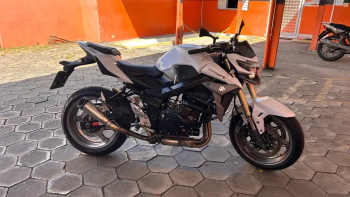 GSR750 2015 VENDO OU TROCO 