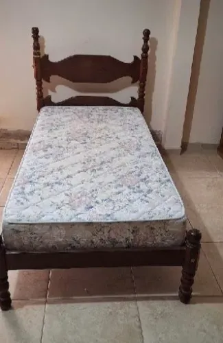 Cama madeira maciça
