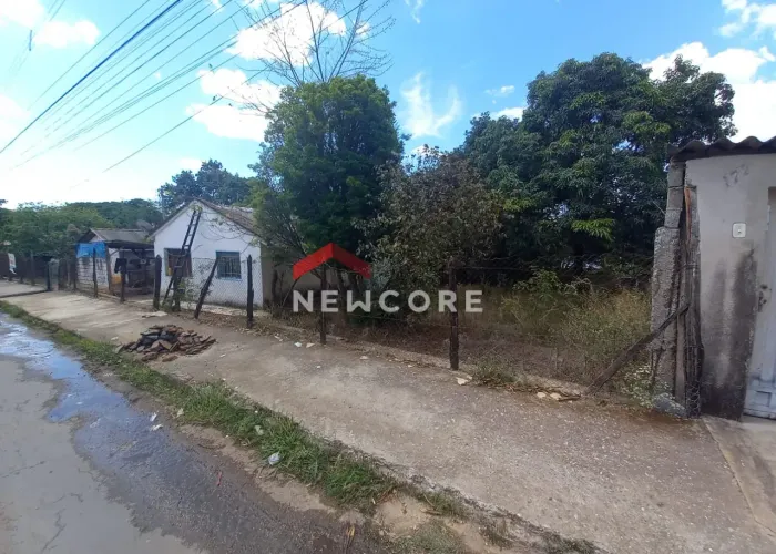 Lote em ÁREA 1.800 M2 LAGOA SANTO ANTONIO - CASA PARA DEMOLIÇÃO - Lagoa de Santo Antônio -
