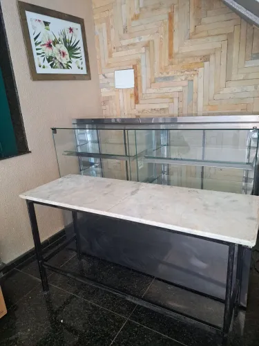 Mesa de mármore
