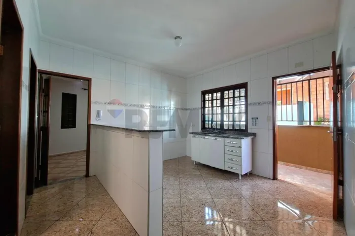 Casa de 150m² para alugar em Pirituba com 3 quartos, 2 banheiros, sem vaga. ótima localiza