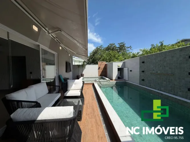 Casa à Venda no Condomínio Costa Nova - Massaguaçu - Caraguatatuba