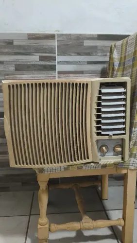 Ar-condicionado 7.500 BTUs.