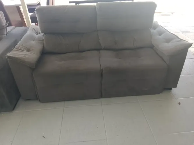 Sofá retrátil e reclinável 