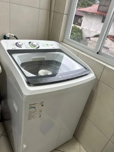 Máquina de lavar em ótimo estado - suporta até 12kg