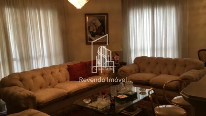 EDIFÍCIO COM 4 DORMIRIOS, 3 SUÍTES, 1 BANHEIRO, 3 VAGAS NA REGIÃO DE PERDIZES EM SÃO PAULO