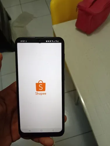 Vende-se Samsung Galaxy A30s usado.