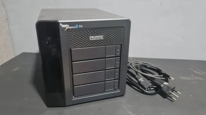 Storage NAS Pegasus2 R4 - 4 Baias Thunderbolt 2