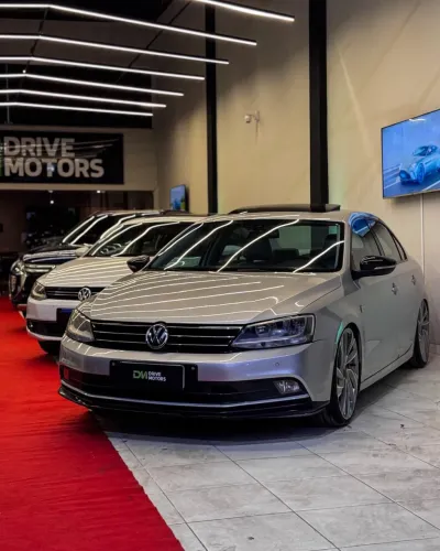 Volkswagen Jetta Comfortline 1.4 TSI 16V 4P Aut. 2016