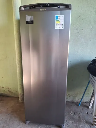 GELADEIRA DE INOX 
