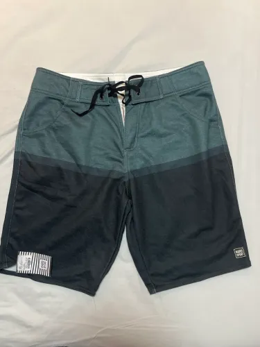 Bermuda Linda Hard Sport Nunca Usada na Etiqueta