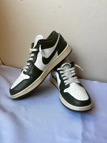 Tênis Jordan 1 low Médium Olive