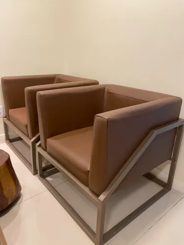 Poltronas em Metalon