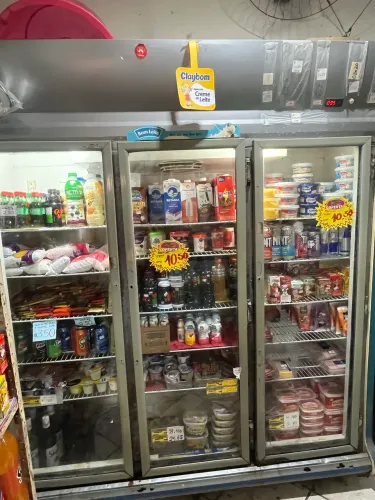 Freezer vertical de 3 portas