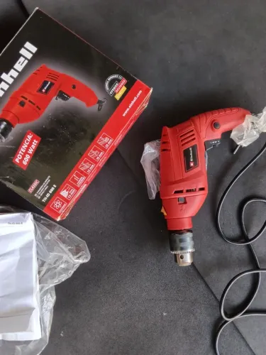 Furadeira 600w