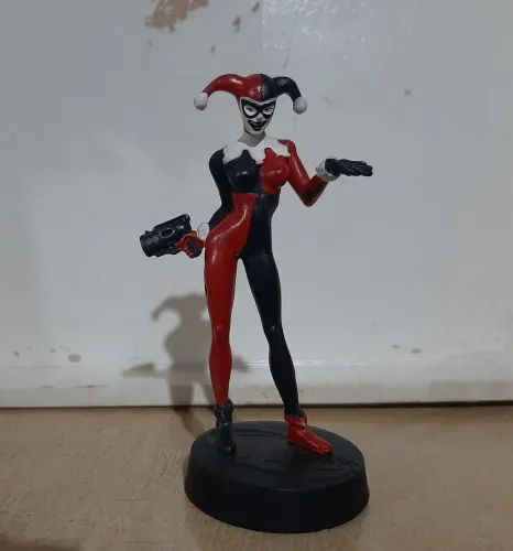 Harley Quinn miniatura Eaglemoss, Dc comics. Usado em excelente estado.