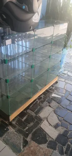 Vitrine de vidro 12 compartimentos