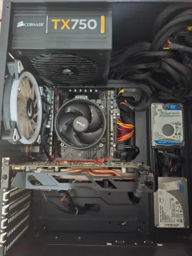 PC Gamer Intel Xeon + RX 570 Series GIGABYTE + 16GB Ram DDR4 + SSD 120GB + HD 500GB
