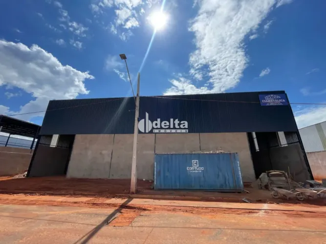 Galpão disponível para locação no bairro Distrito Industrial em Uberlândia-MG