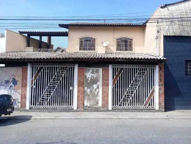 Sobrado com 3 dormitórios para alugar, 180 m² por R$ 3.040,00/mês - Jardim Vila Galvão - G