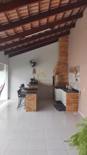 Casa à Venda Bairro Jardim Comodoro Próximo à Av. Fernando Corrêa
