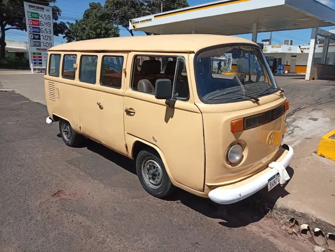 Volkswagen Kombi Standard/ Luxo/ Serie Prata 1976
