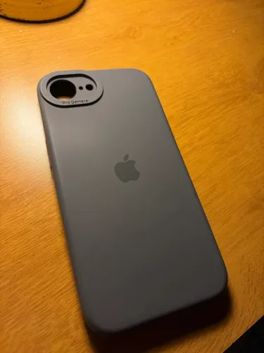 Case iPhone 16e azul escuro (aveludada por dentro)