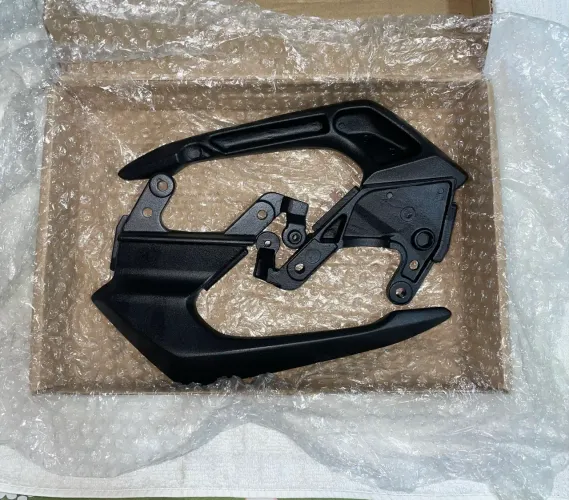 Asa de Anjo Moto Esportiva Preta | Alça Traseira Estilo Premium