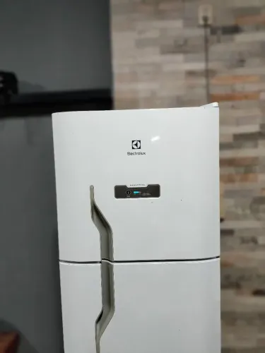 Geladeira Electrolux Frost Free 371 litros.