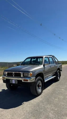 Toyota Hilux CD SR5 4X4 2.8 Diesel 2000
