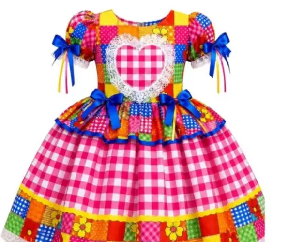 Vende -se lindos vestidos de quadrilha