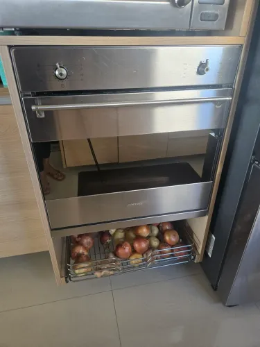 Forno de embutir a Gás Smeg.