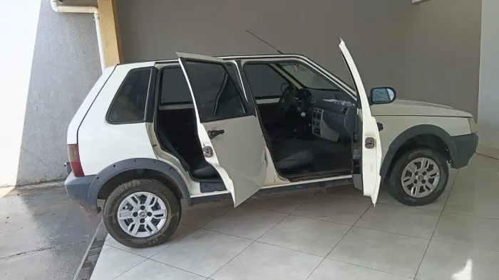 Fiat Uno Mille Celeb. WAY Econ. 1.0 F.flex 4P 2013