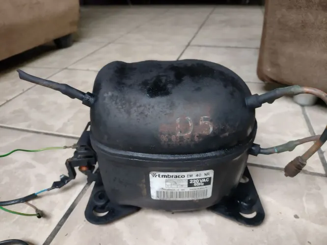 Vendo motor de geladeira funciona perfeitamente