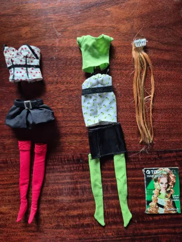 Lote de roupas top model barbie