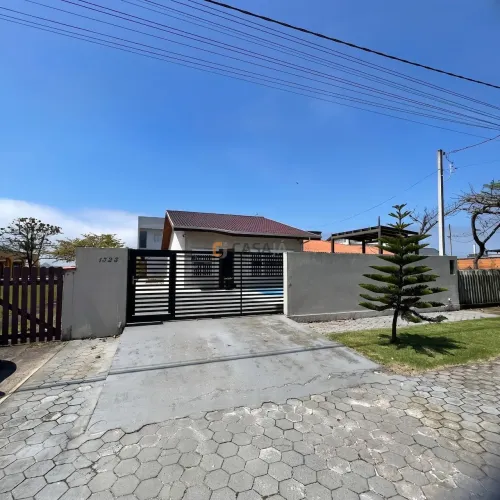 CASA RESIDENCIAL em GUARATUBA - PR, Coroados