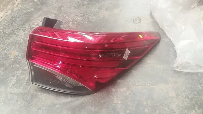 Lanterna Hilux Sw4 2016 2017 2018 2019 2020 com LED