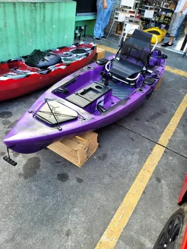 Caiaque Marlim com ou sem pedal Semi novo a pronta entrega pode retirar em nossa loja