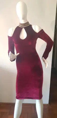 VESTIDO veludo gola stress- P