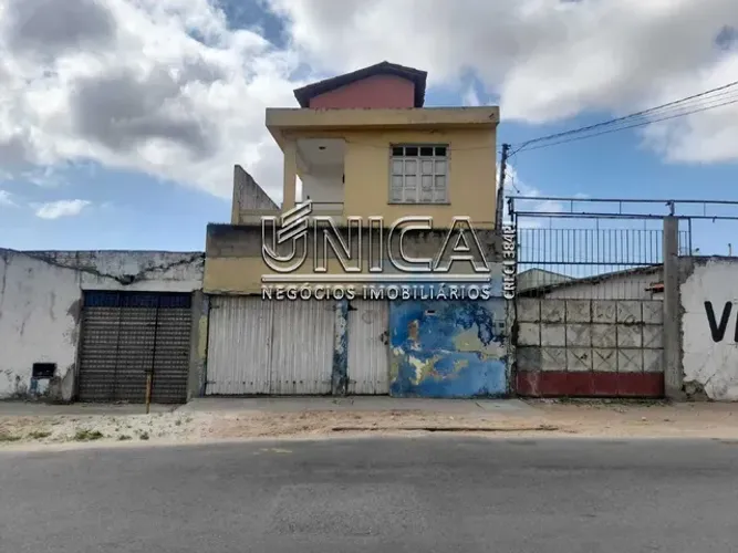 Compre Casa localizada na Avenida Euclides Figueiredo