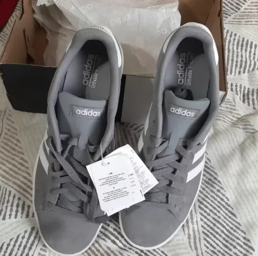 Tenis Adidas Daily Cinza aveludado importado original na caixa sem uso tam : 44