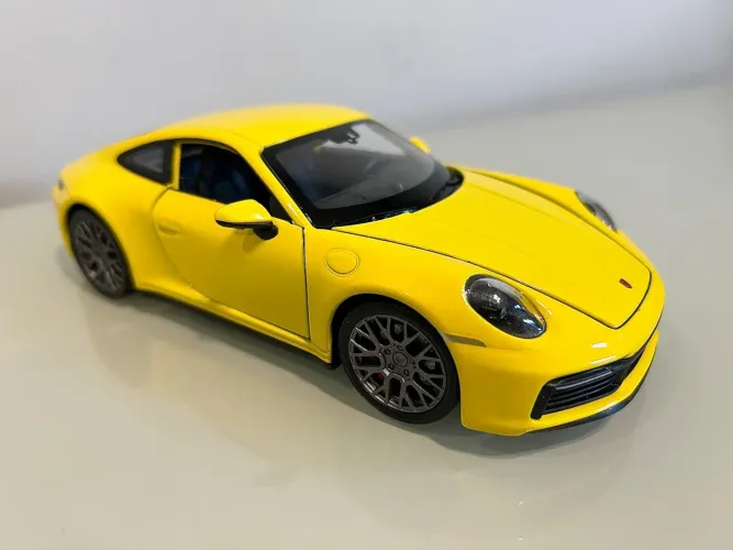 Miniaturas Carros Porsche 911 Carrera 4S Amarelo NOVO