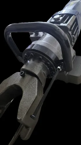 MAQUINA PORTATIL ELETRICA PARA DOBRAR VEGALHÕES ATÉ 16mm RB16