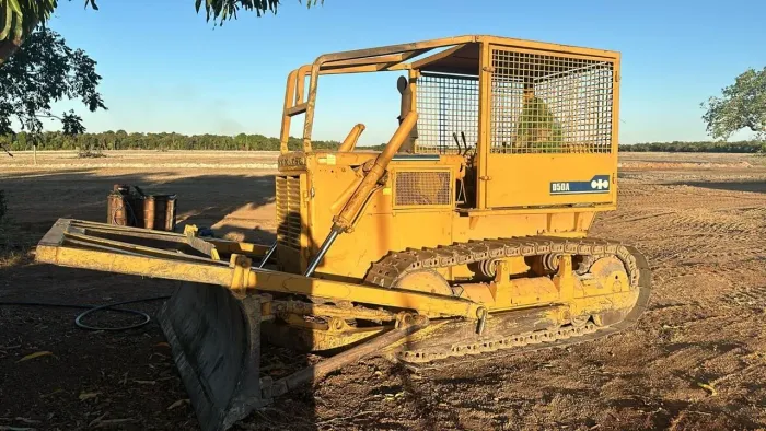 Komatsu D50A venda ou locação 
