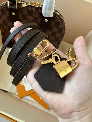 bolsa Louis Vuitton - Cadeado