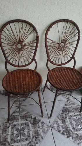 Par de Cadeiras de Vime Antiga