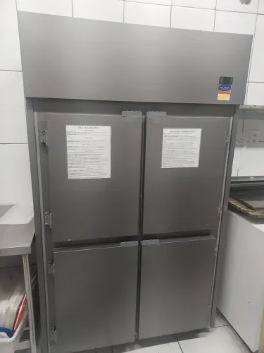 Geladeira 4 portas