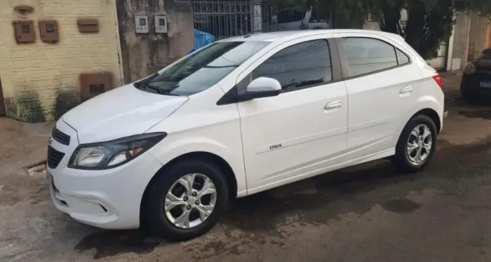 Chevrolet Onix JOY Hatch 1.0 8V Flex Mec. 4P 2019