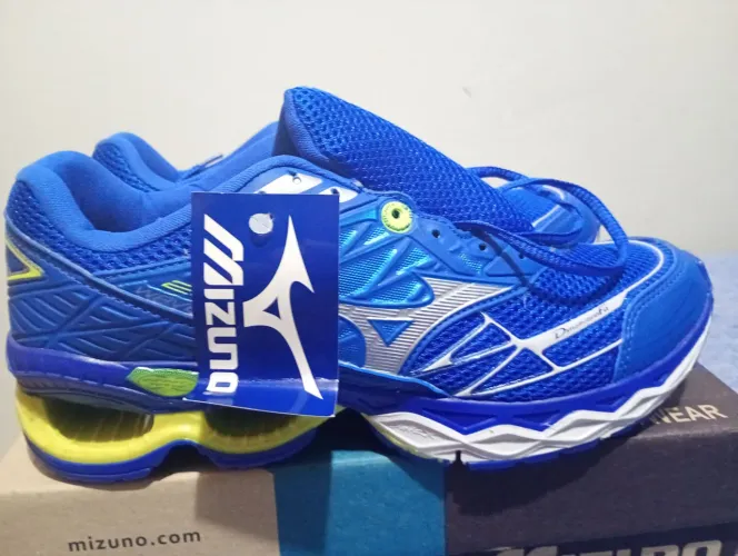 Mizuno Wave Creation 2.0 na caixa