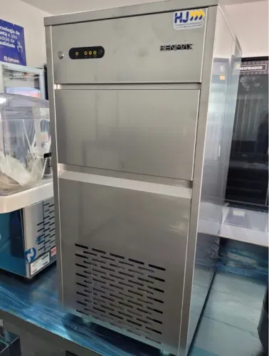 MB Máquina de gelo industrial Benmax